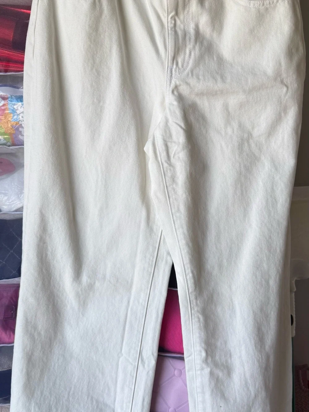 Cropped White Straight-Leg Jeans